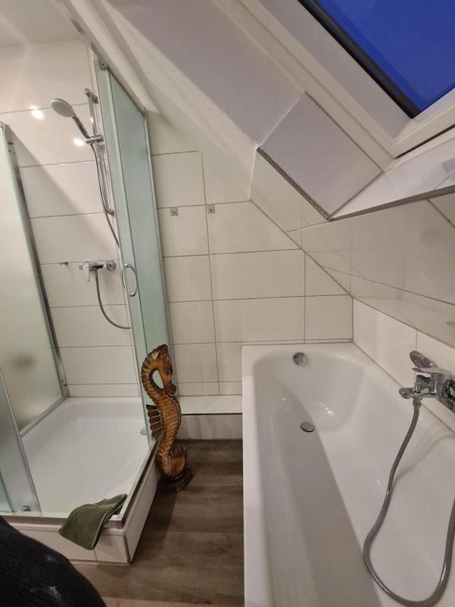 Pilgrims "Rosalie" Grosse Fewo Mit 3 Schlafzimmern, 1Bad, 2 Wc, Balkon, Fast Internet Брилон Екстериор снимка